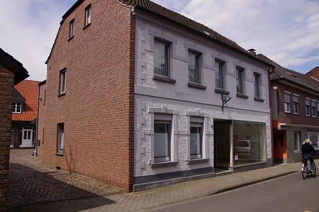 Issum