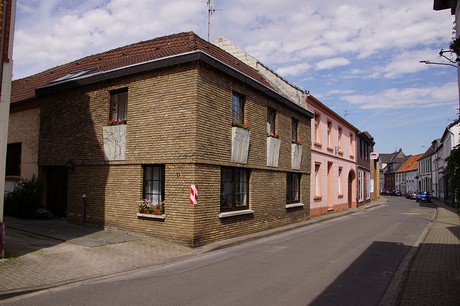 Issum