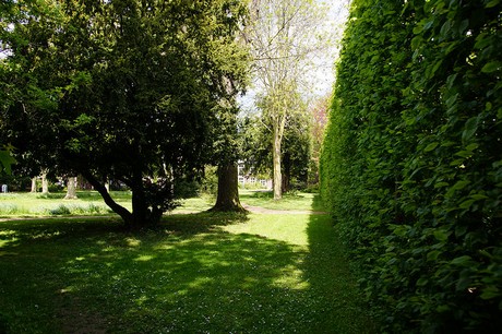 Issum