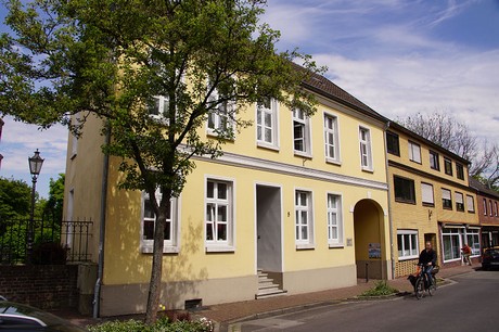 Issum