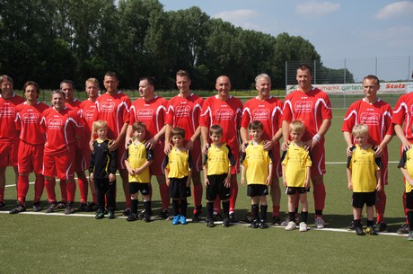 benefiz-fussballspiel