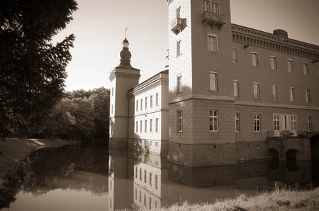 schloss-Gracht