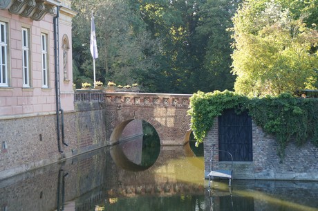 schloss-Gracht