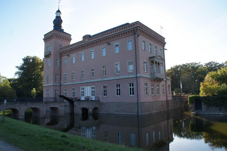 schloss-Gracht