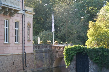 schloss-Gracht