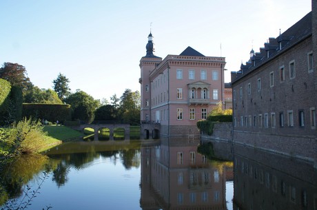 schloss-Gracht