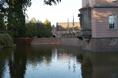 schloss-Gracht